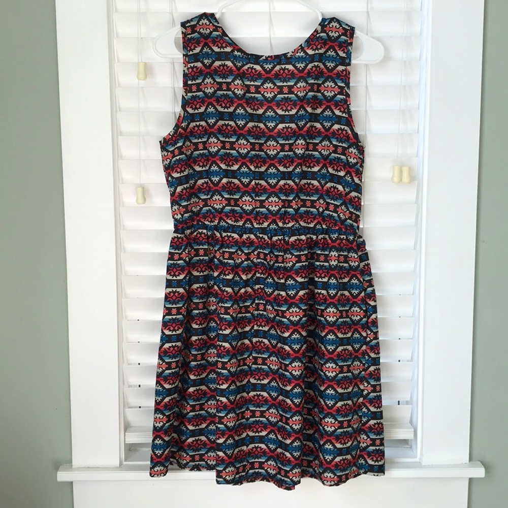 Patterned Dress 👗 - Picture 3 of 3